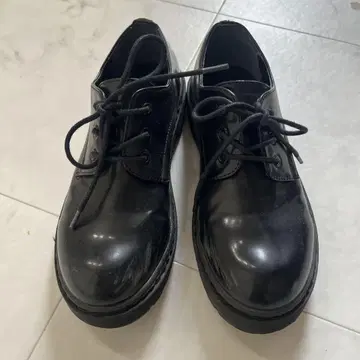 블랙 가죽 로퍼