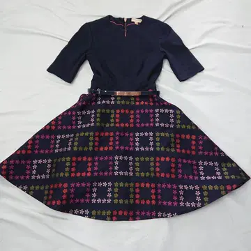 TED BAKER 고급 꽃무늬 자수 플레어 원피스