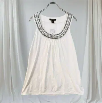 WHBM 비즈 장식 슬리브리스 상의 화이트 L 고급스러운 성인용 탱크탑