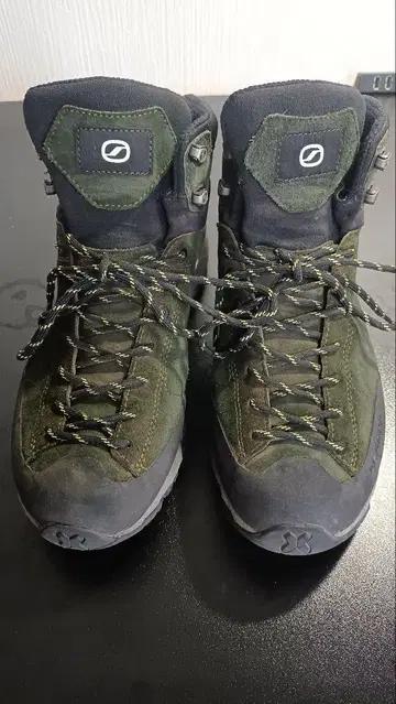 SCARPA 등산화 올리브 그린