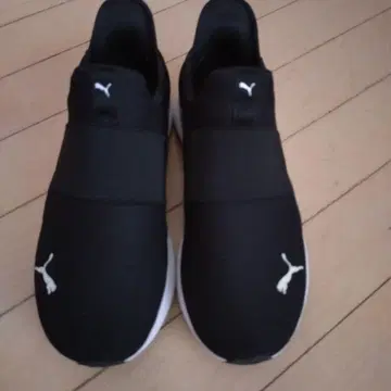 PUMA SOFTRIDE 블랙 스니커즈