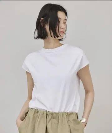 택 포함 새상품 캘런솔로지 T셔츠 화이트