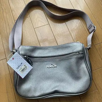 kipling CALLIE 메탈릭 숄더백