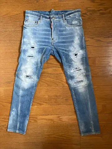 21AW DSQUARED2 Tidy Biker Jean 48
