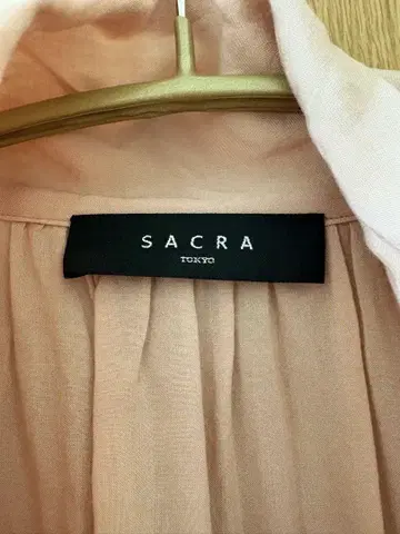 SACRA 보타이 블라우스