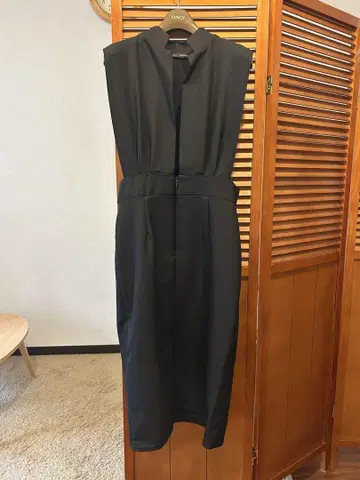 EBUBA 블랙 슬리브리스 롱 원피스