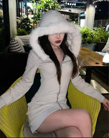 다리치 후드 퍼 맨투맨 미니 원피스 (아이보리)