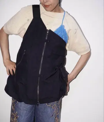 네이비 원 숄더 베스트