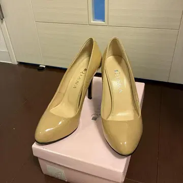 DIANA 베이지 에나멜 스틸레토 하이힐 10cm 힐