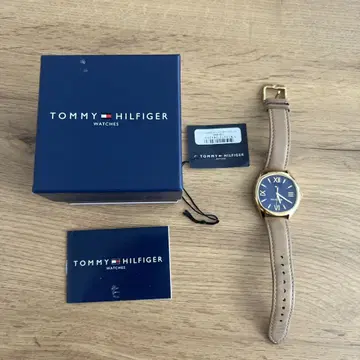 TOMMY HILFIGER 네이비 가죽 벨트 시계