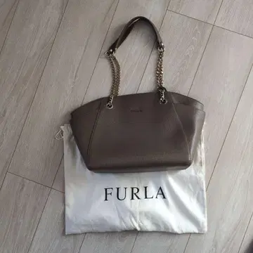 FURLA 훌라 토트백 체인 끈 사피아노 가죽 수납 가방 포함
