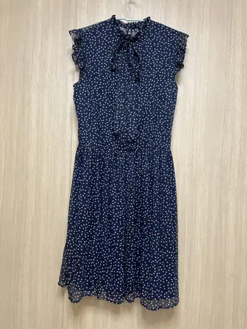 ZARA 네이비 별 패턴 프릴 슬리브리스 드레스