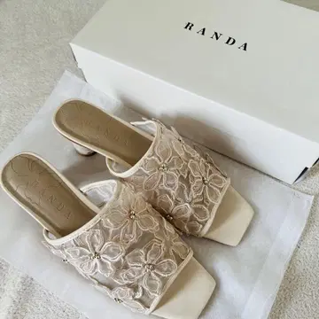 RANDA 꽃무늬 자수 샌들