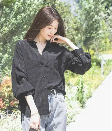 글로벌 워크 모듬 패턴 시어 셔츠