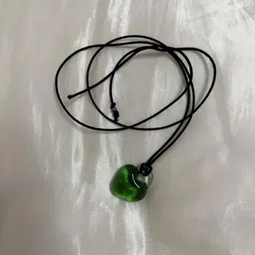 yurika akutsu ho. glass string necklace