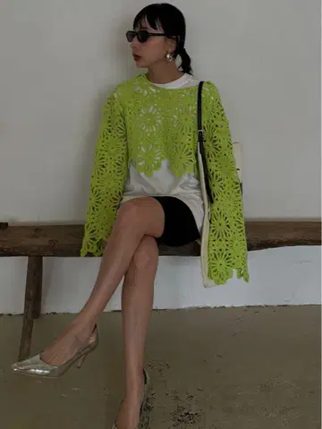MEDI FLOWER SAINT LACE TOP