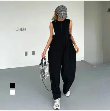 미사용 하자품! CHERI 점프수트