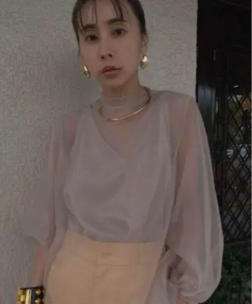 AMERI AIRLY SHEER BLOUSE
