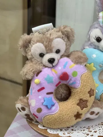 더피 인형 배지 더피프렌즈 필드 위드 조이