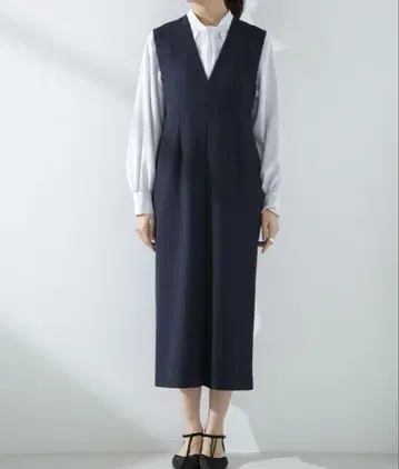 나노 유니버스 V넥 턱 원피스