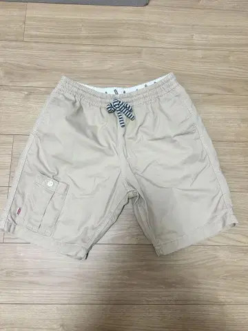 CHUMS 베이지 숏팬츠