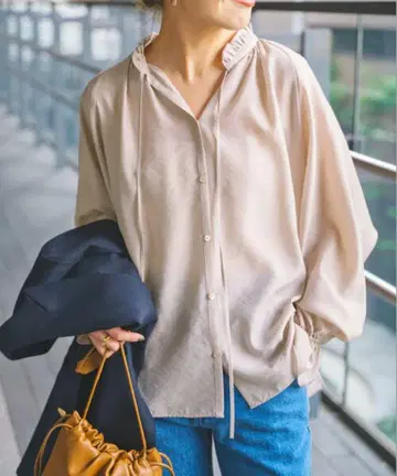 하이브리드 프릴 칼라 볼륨 슬리브 블라우스 일본제