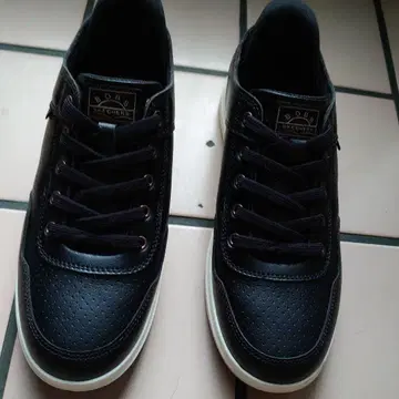 SKECHERS Slip-Ins 블랙 스니커즈