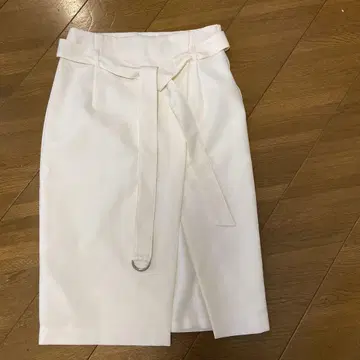 로페 이터널 슬릿 스커트
