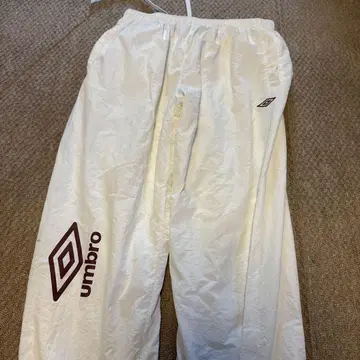 umbro 화이트 로고 팬츠