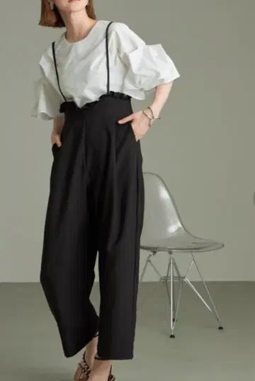 블랙 조절 가능 프릴 멜빵바지