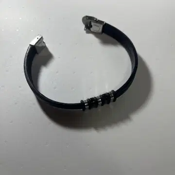 블랙 가죽 뱅글