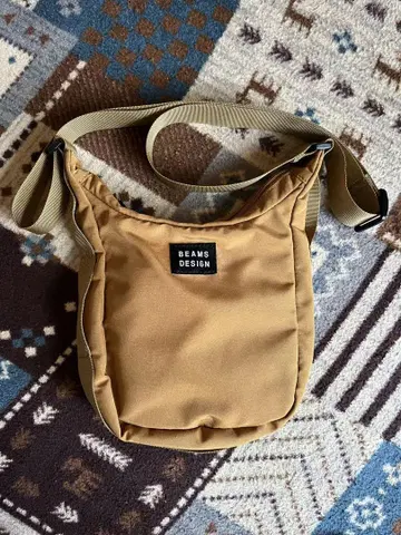 BEAMS DESIGN 브라운 숄더백