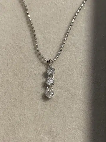 플라티나900 3 다이아몬드 목걸이 0.2캐럿