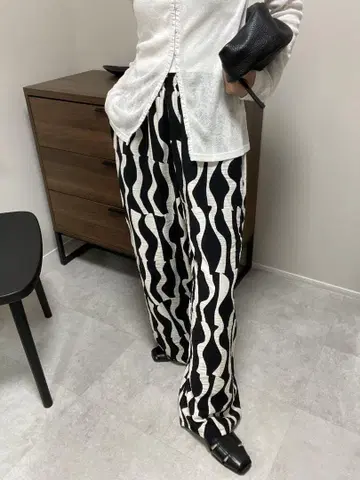 기간 한정 가격 인하 웨이브 패턴 러프 팬츠 린넨 터치 웨이브 라인