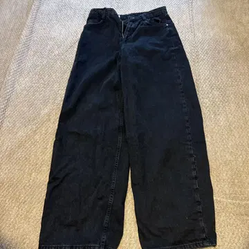 ZARA 블랙 스트레이트 데님