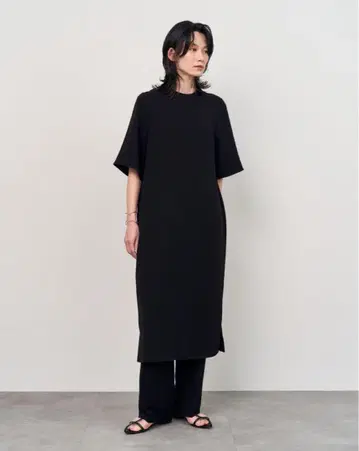 소쥬 라이트 크로스 크루넥 원피스 블랙 무지 반팔 M