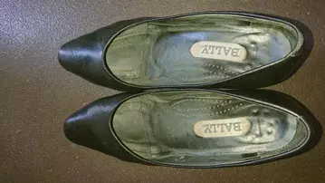 BALLY 블랙 펌프스