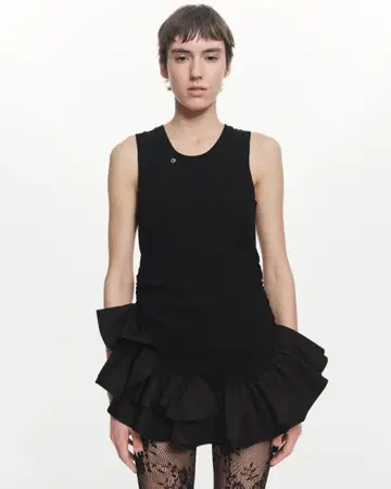 Bibiy. IRIS RUFFLE TOP 블랙 새상품 슬리브리스