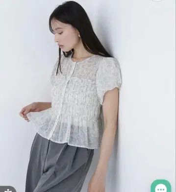 미니 플라워 셔링 블라우스