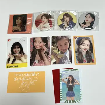 TWICE 지효 트레이딩 카드 캔뱃지