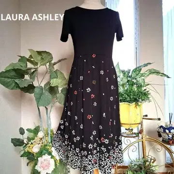 LAURA ASHLEY 꽃무늬 스트레치 롱 플레어 원피스