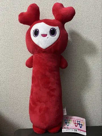 빨간색 캐릭터형 봉제 인형