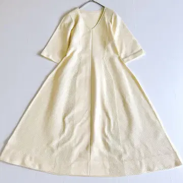 새상품급 CELFORD 홀가먼트 니트 원피스 21SS 아이보리 S