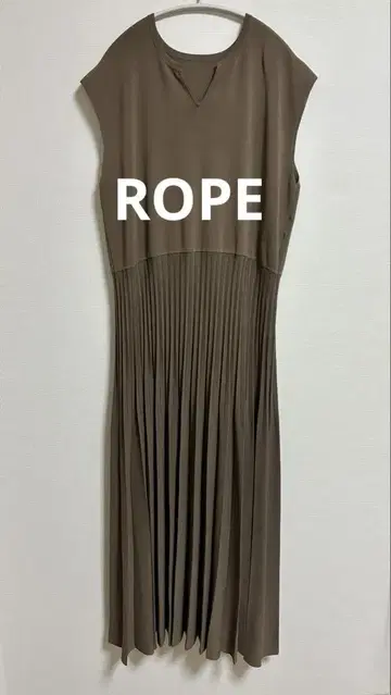ROPE 브라운 슬리브리스 니트 플리츠 원피스
