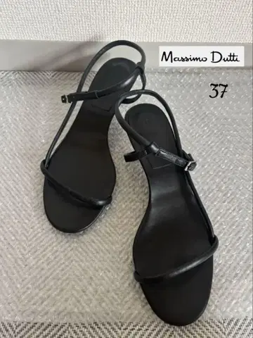 [새상품급] Massimo Dutti 샌들 37 블랙