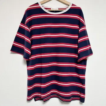 Universal Style Wear border t-shirt