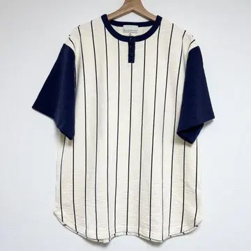 Universal Style Wear henry neck t-shirt