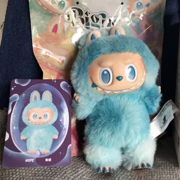 THE MONSTERS Big into Energy LABUBU