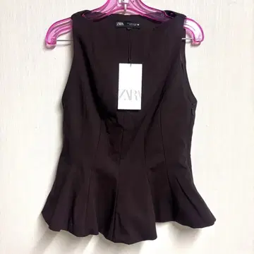택 포함 새상품 ZARA 다크 브라운 플레어 밑단 탱크탑