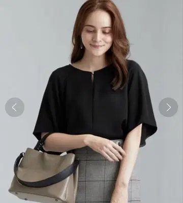 CS P 래글런 파츠 부착 플레어 슬리브 블라우스